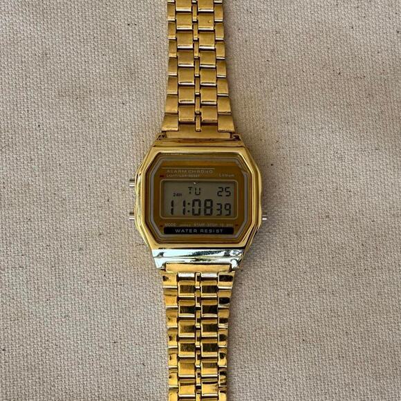 Casio Digital Watch Gold Accents Unisex Retro Y2K Style Quartz New - Picture 5 of 9
